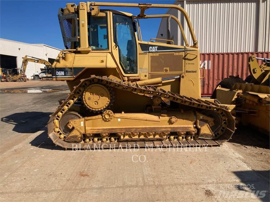 CAT D6NLGP بلدوزرات مجنزرة