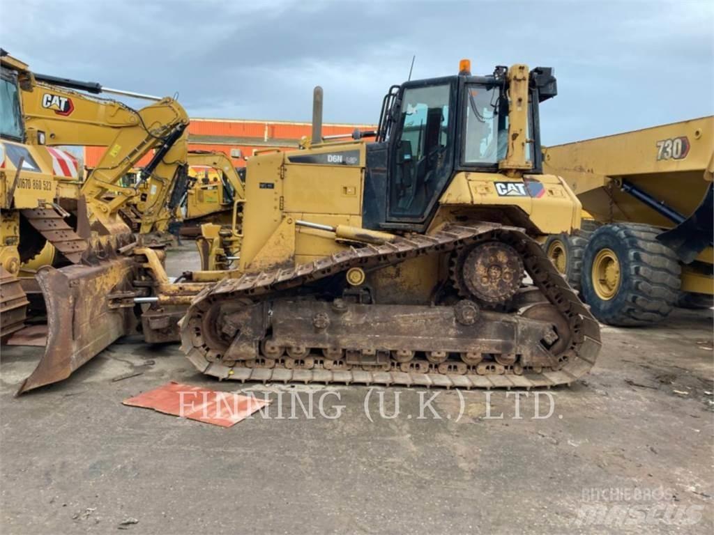 CAT D6NLGP بلدوزرات مجنزرة