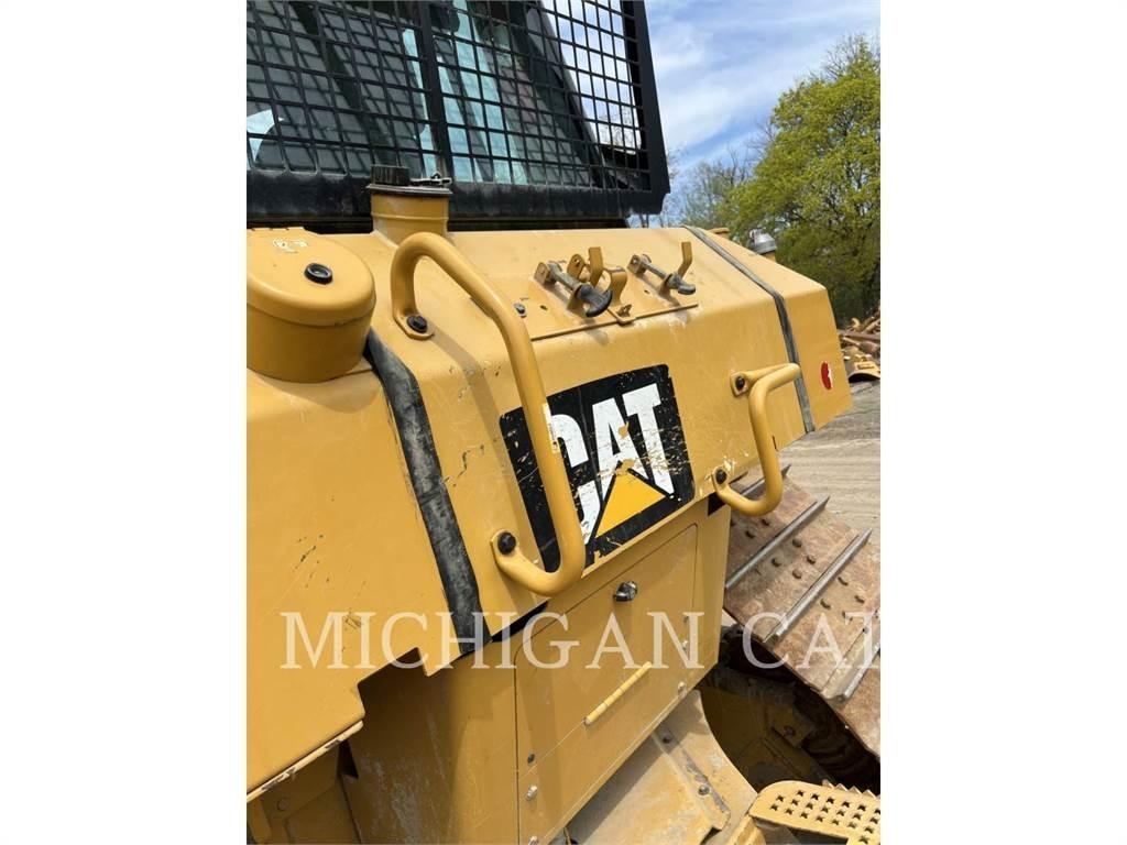 CAT D6NLGP بلدوزرات مجنزرة