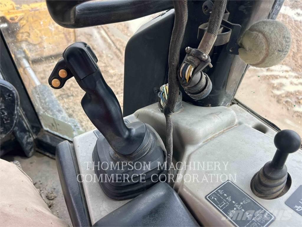 CAT D6NLGP بلدوزرات مجنزرة