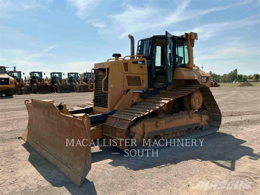 CAT D6NLGP بلدوزرات مجنزرة