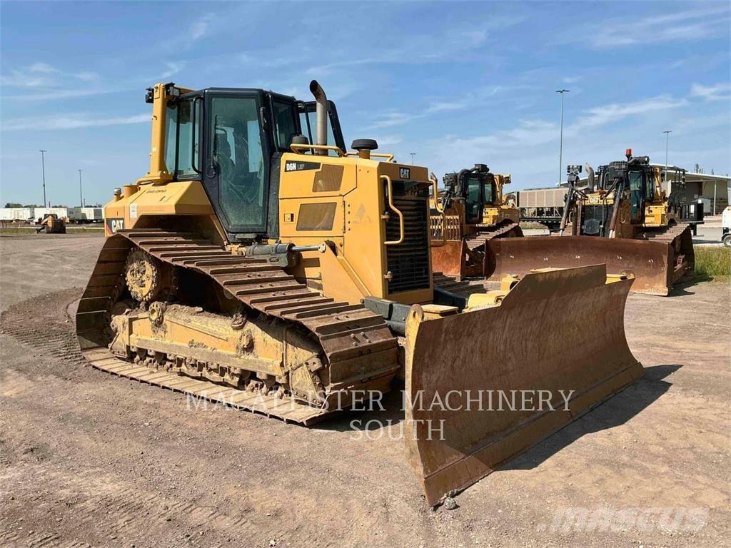 CAT D6NLGP بلدوزرات مجنزرة