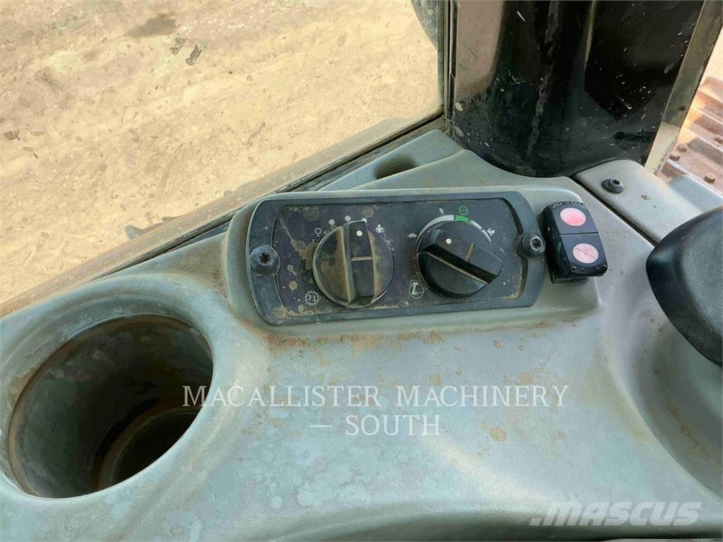 CAT D6NLGP بلدوزرات مجنزرة
