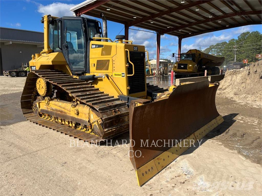 CAT D6NLGP بلدوزرات مجنزرة