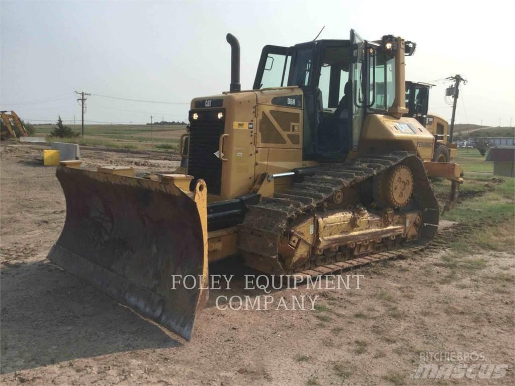 CAT D6NXL بلدوزرات مجنزرة