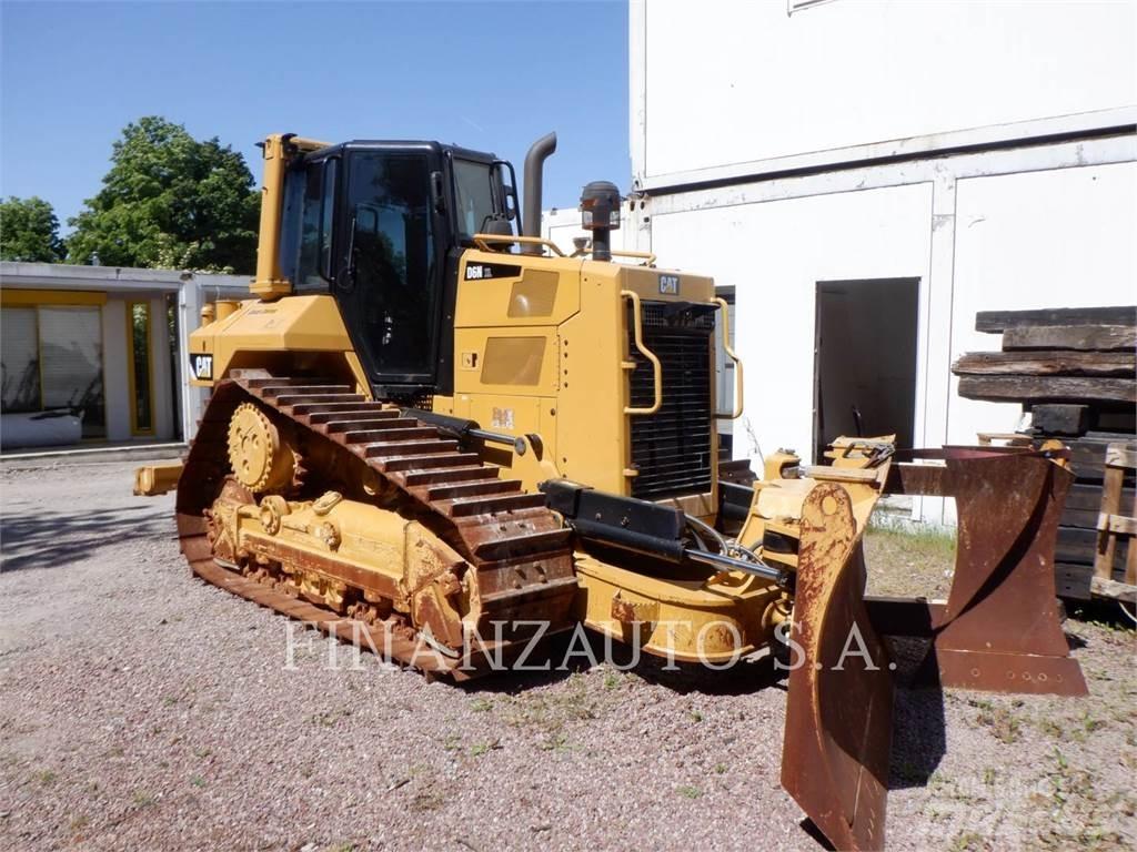 CAT D6NXL بلدوزرات مجنزرة