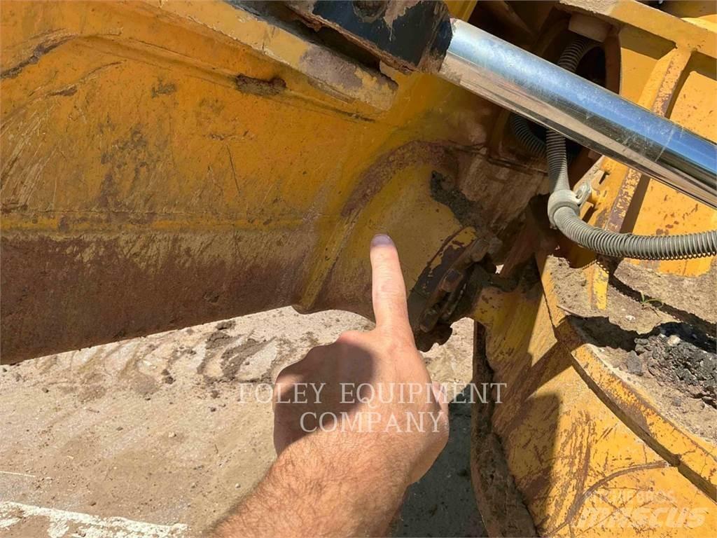 CAT D6NXL بلدوزرات مجنزرة