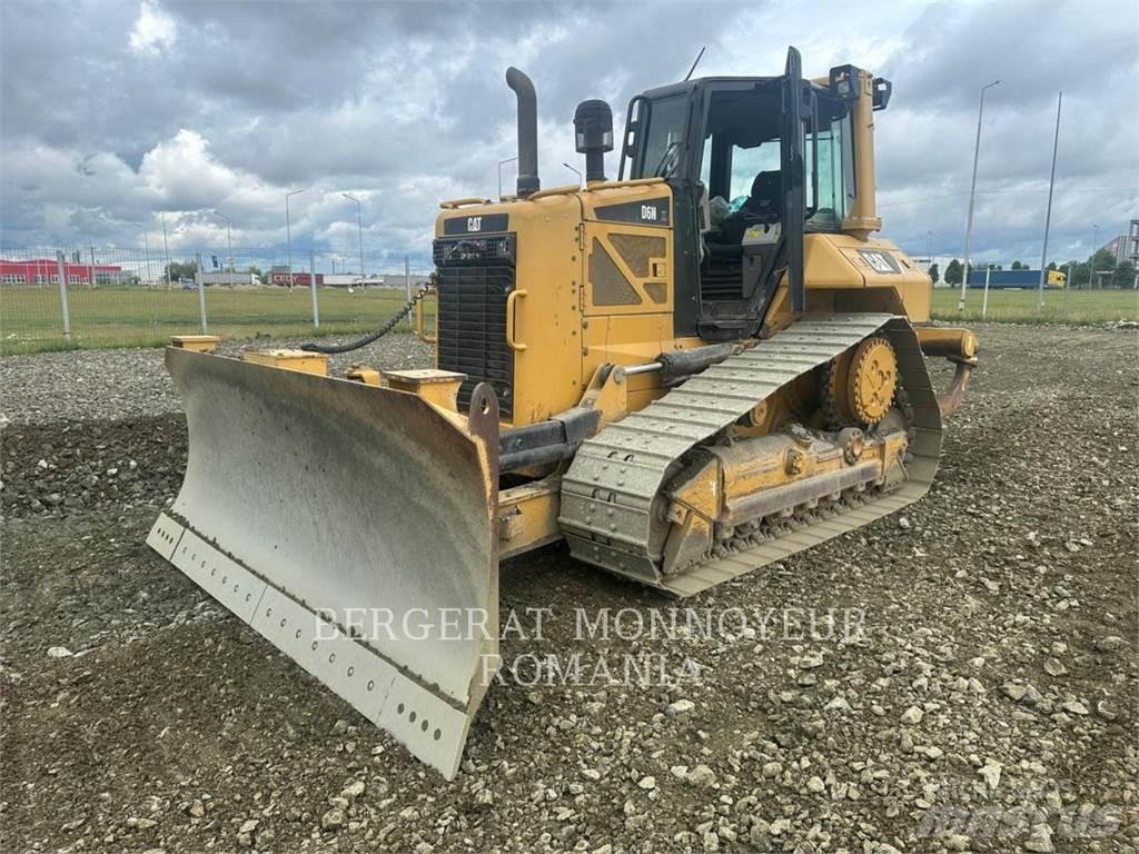 CAT D6NXL بلدوزرات مجنزرة