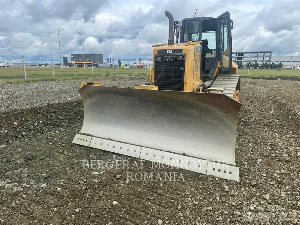 CAT D6NXL بلدوزرات مجنزرة
