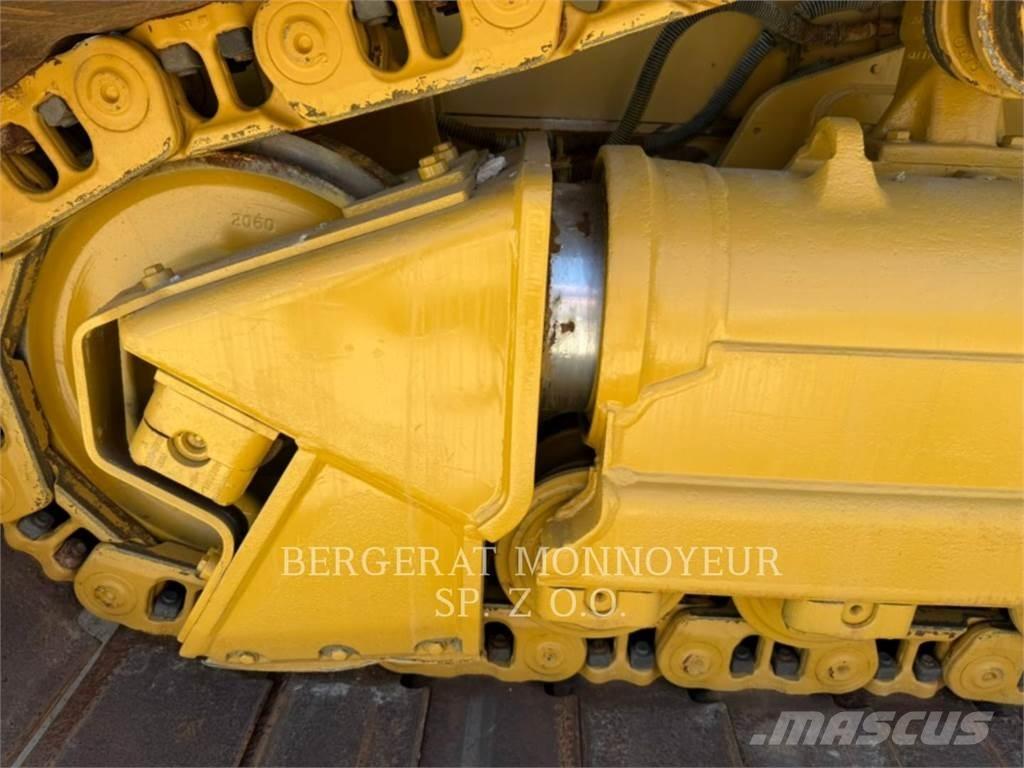 CAT D6NXL بلدوزرات مجنزرة