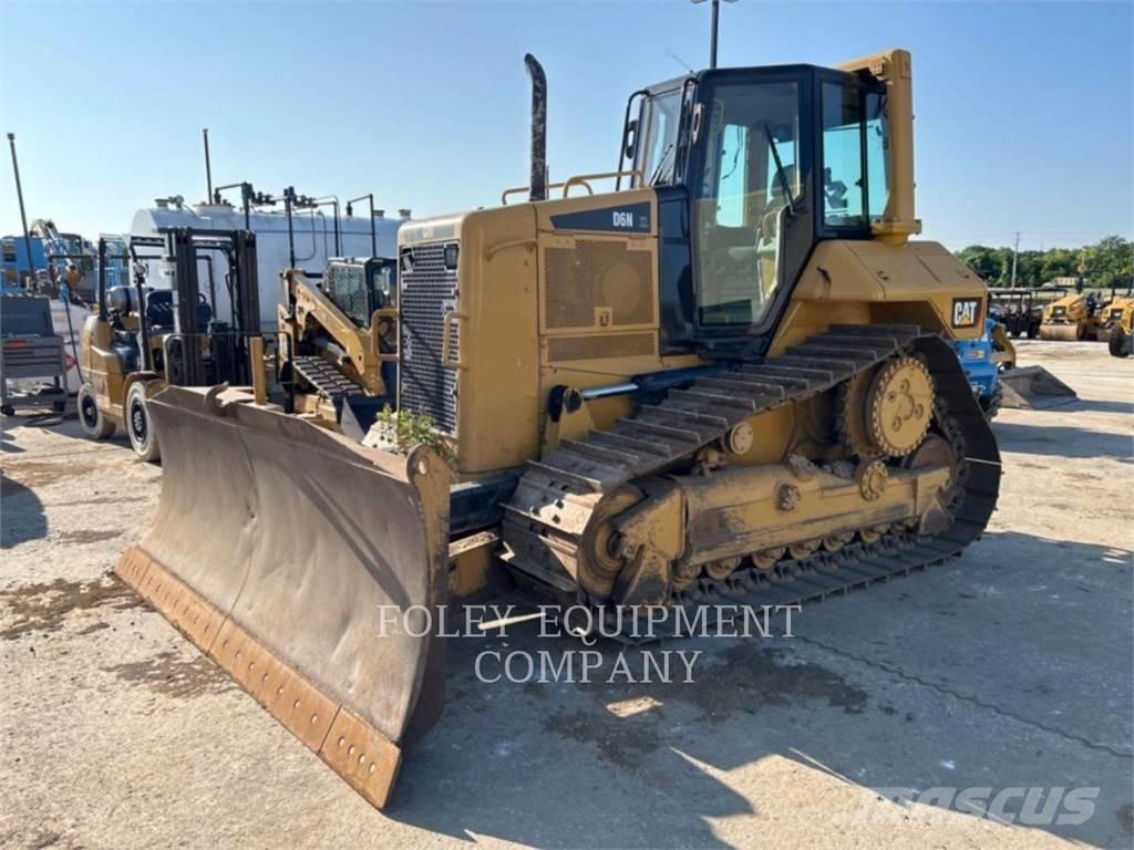CAT D6NXL بلدوزرات مجنزرة
