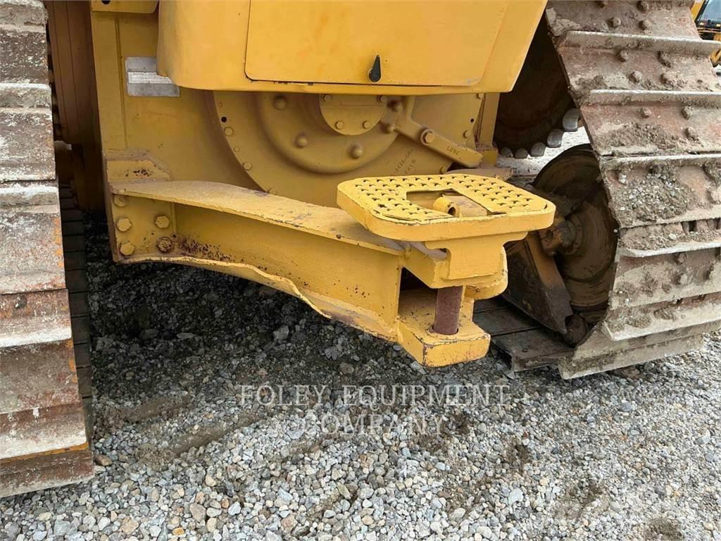 CAT D6NXL بلدوزرات مجنزرة