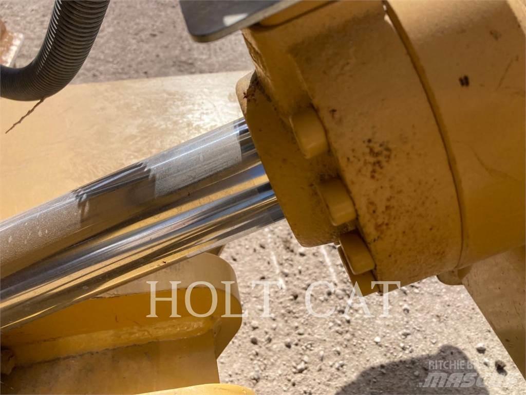 CAT D6NXL بلدوزرات مجنزرة
