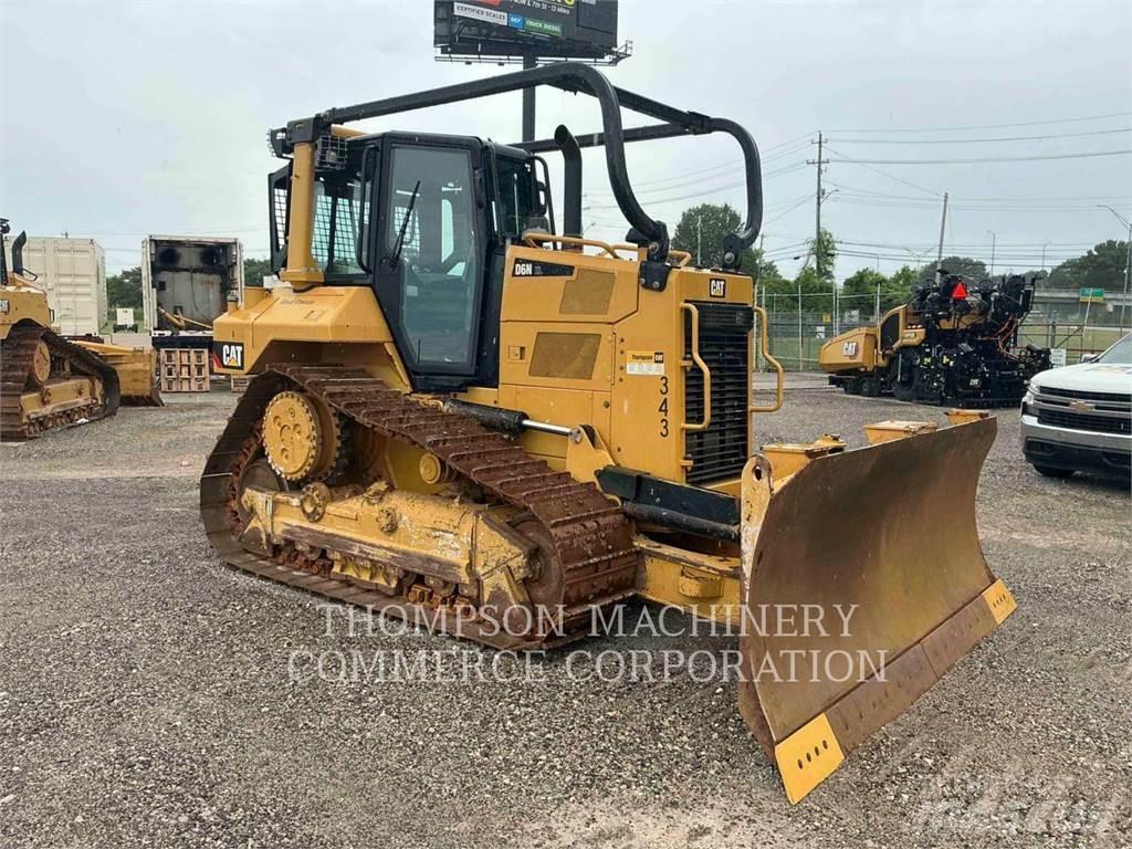 CAT D6NXL بلدوزرات مجنزرة