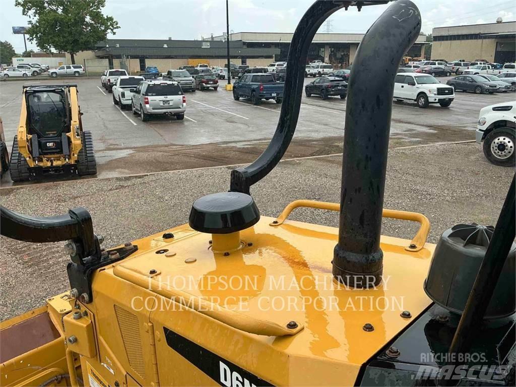 CAT D6NXL بلدوزرات مجنزرة