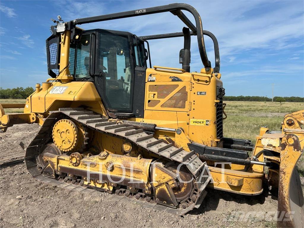 CAT D6NXL بلدوزرات مجنزرة