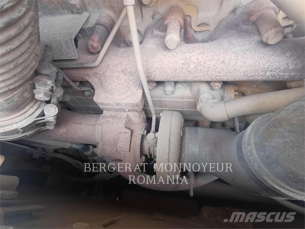 CAT D6NXL بلدوزرات مجنزرة