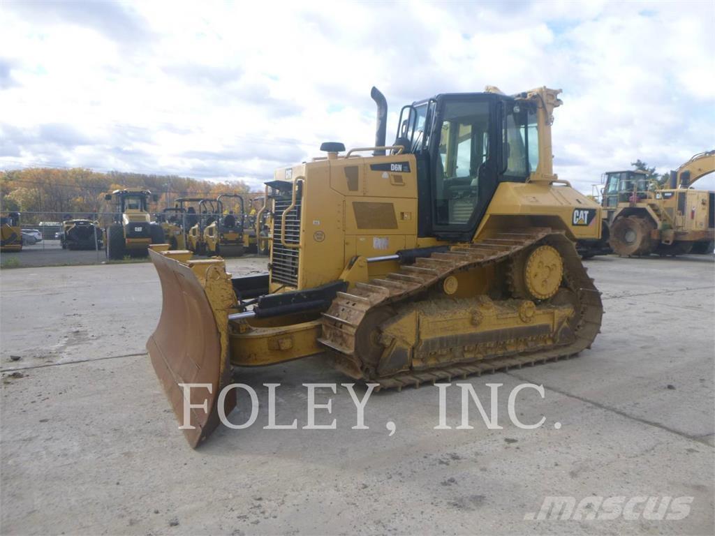 CAT D6NXL بلدوزرات مجنزرة
