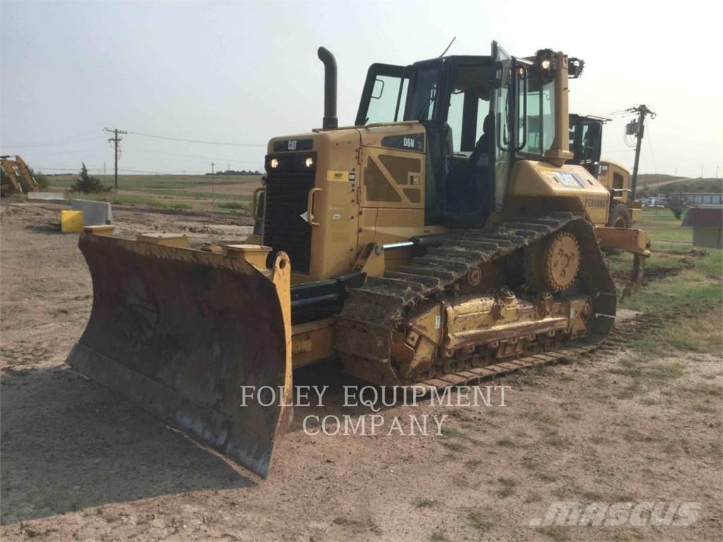 CAT D6NXLVPI بلدوزرات مجنزرة