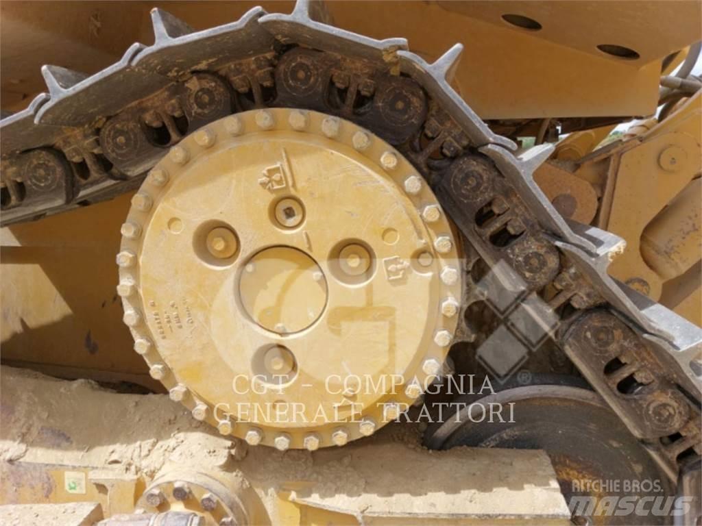 CAT D6R بلدوزرات مجنزرة