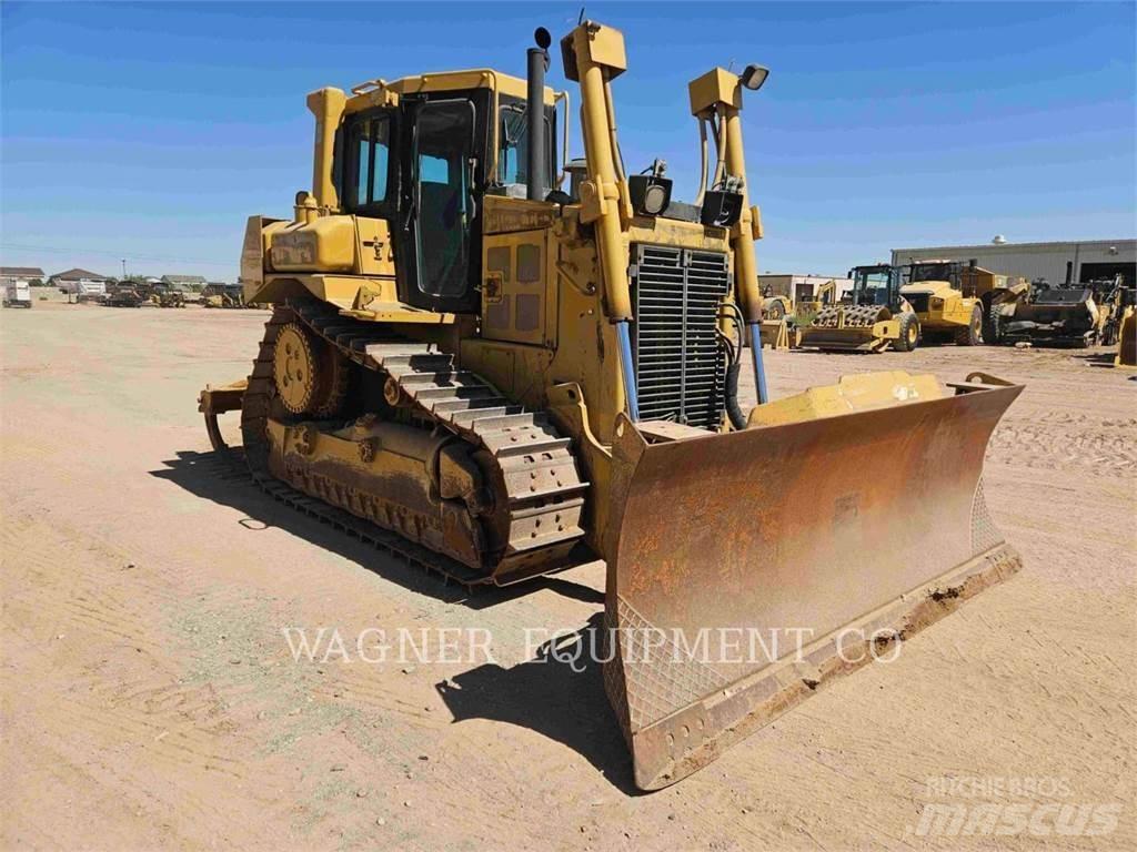 CAT D6R XL DS بلدوزرات مجنزرة