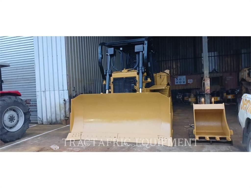 CAT D6R2 بلدوزرات مجنزرة