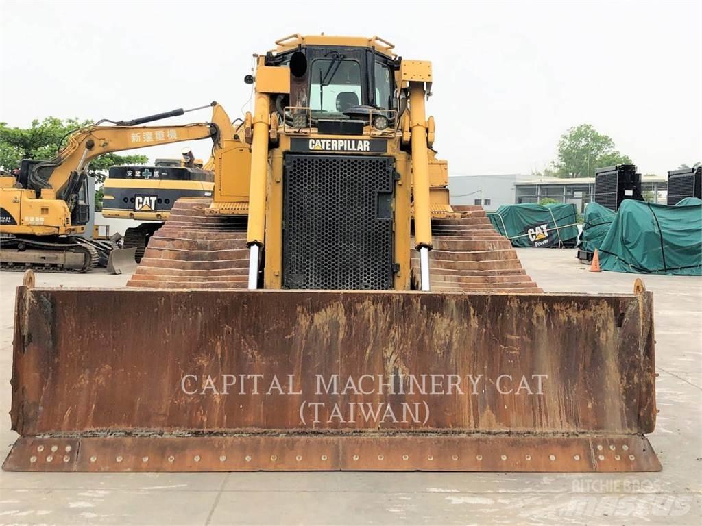 CAT D6RIIILGP بلدوزرات مجنزرة