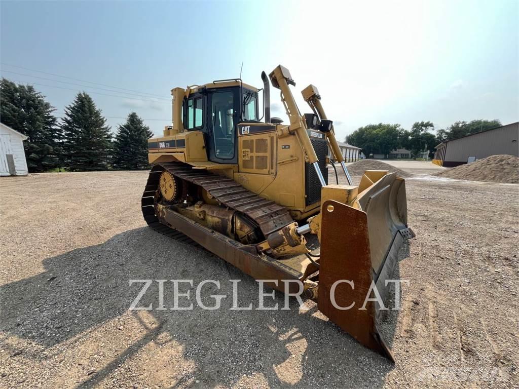 CAT D6RIIIXW بلدوزرات مجنزرة