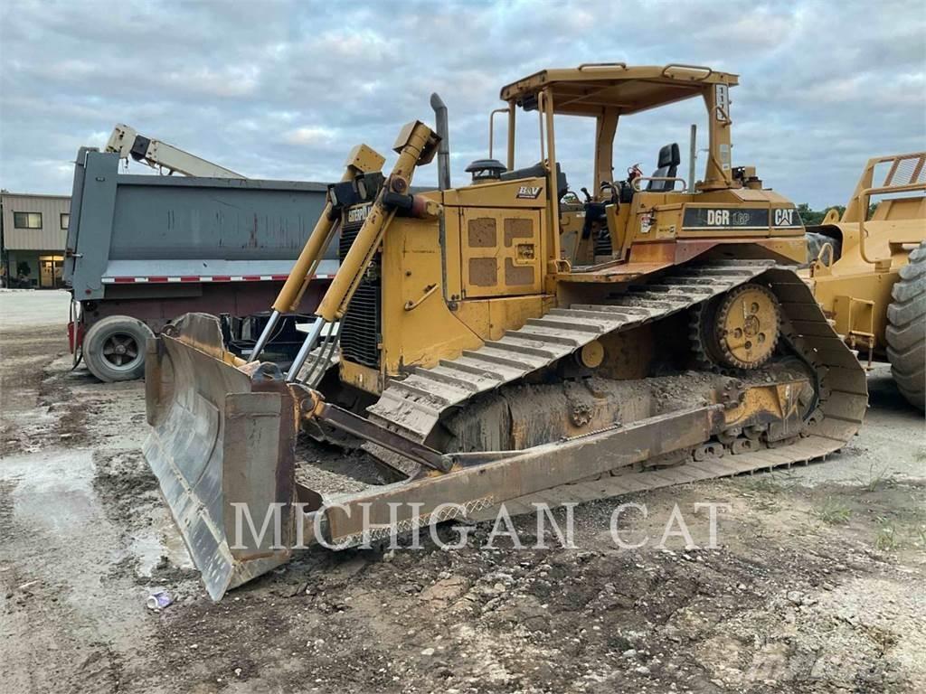 CAT D6RL بلدوزرات مجنزرة