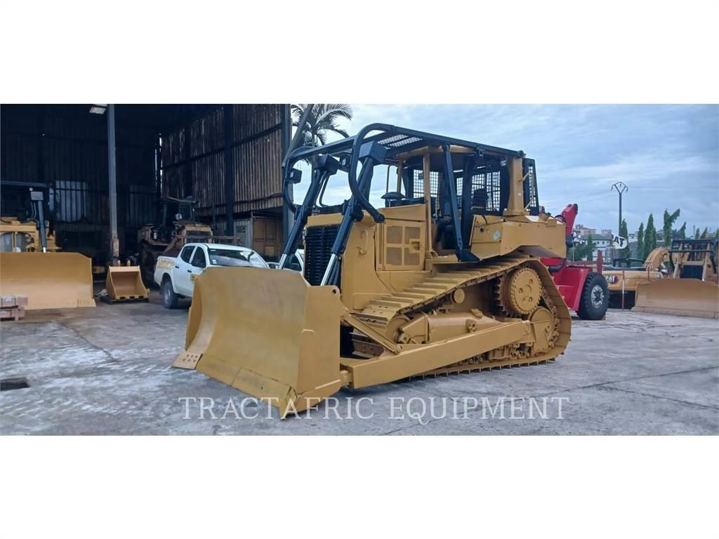 CAT D6RXL بلدوزرات مجنزرة