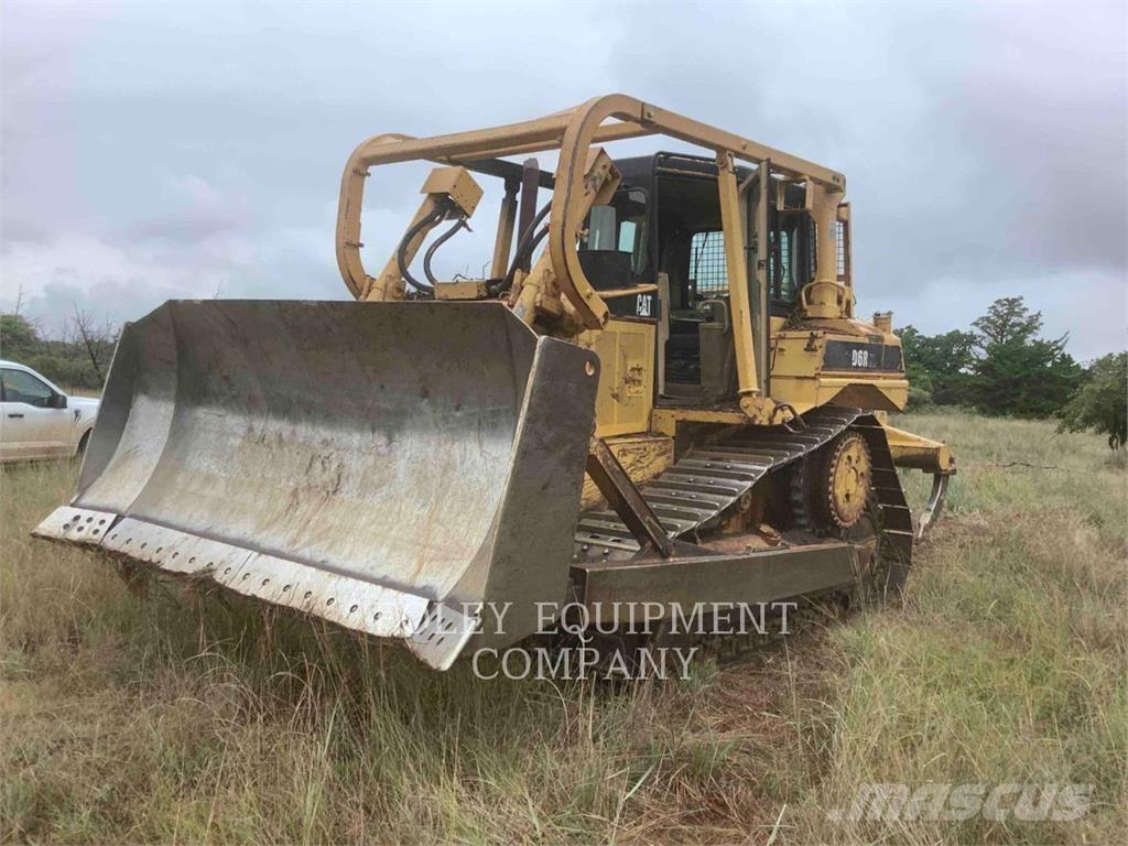 CAT D6RXL بلدوزرات مجنزرة
