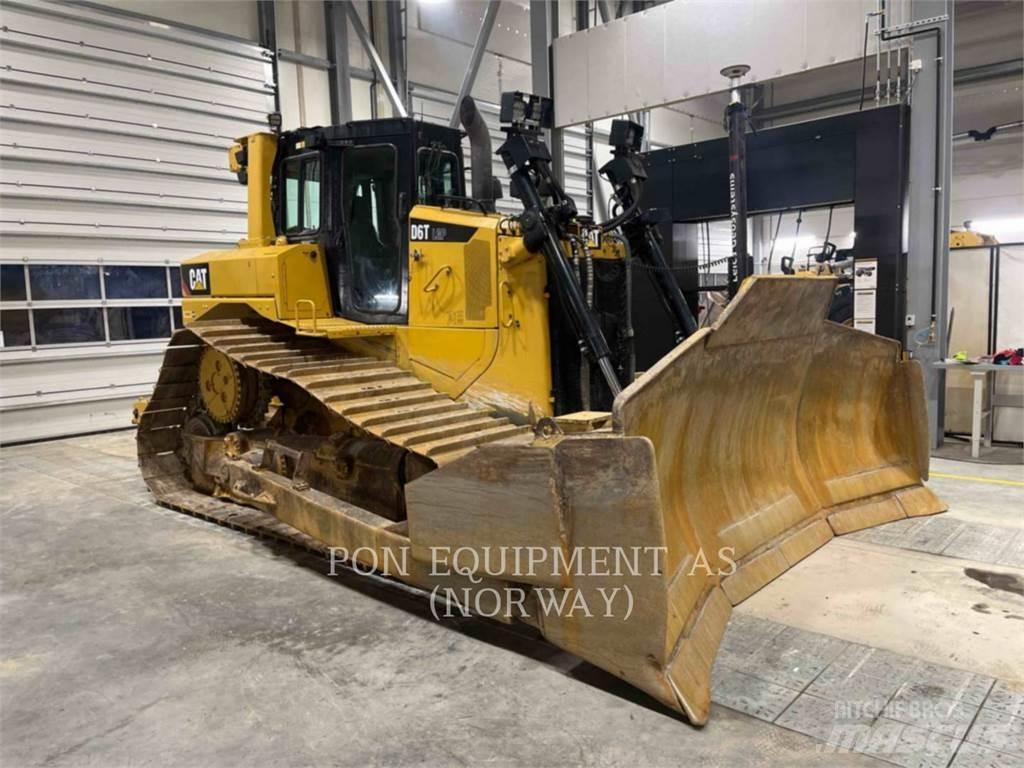 CAT D6T بلدوزرات مجنزرة