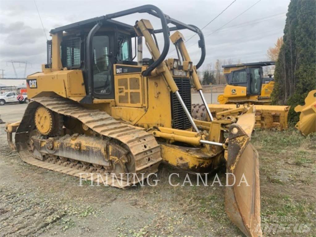 CAT D6T بلدوزرات مجنزرة