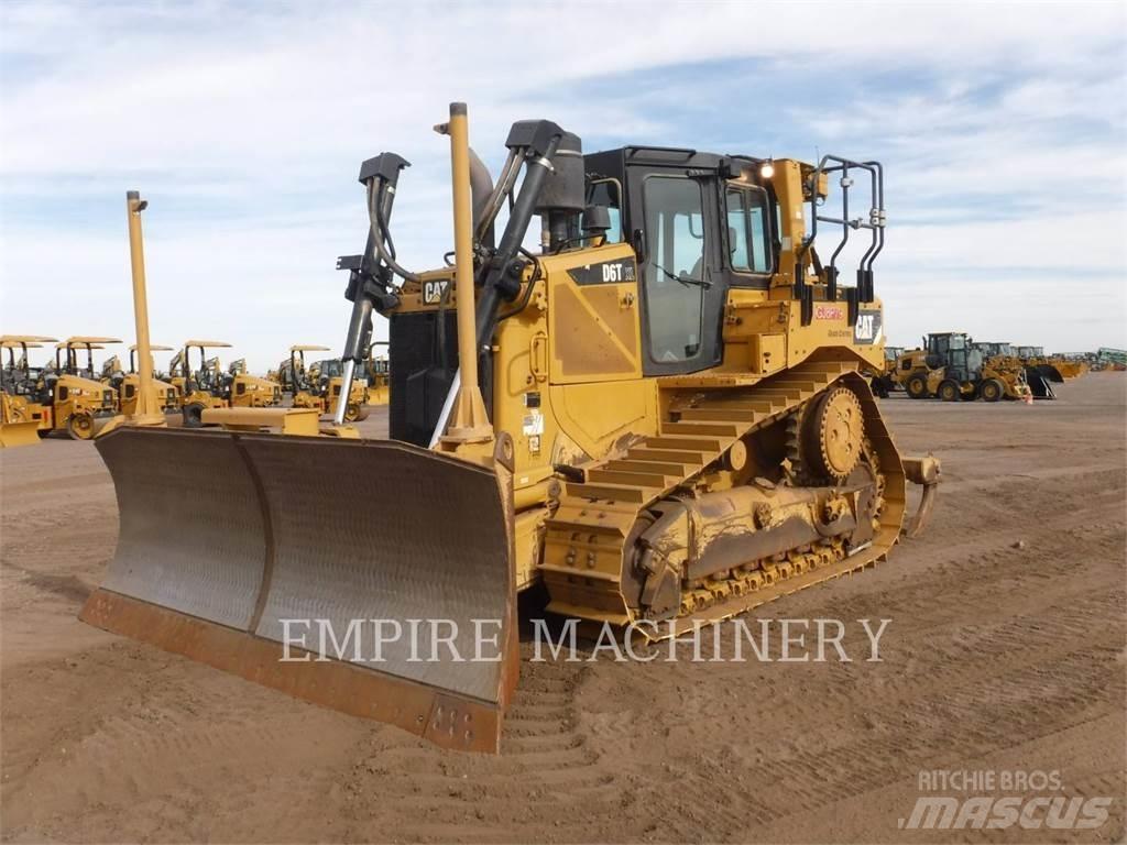 CAT D6T بلدوزرات مجنزرة