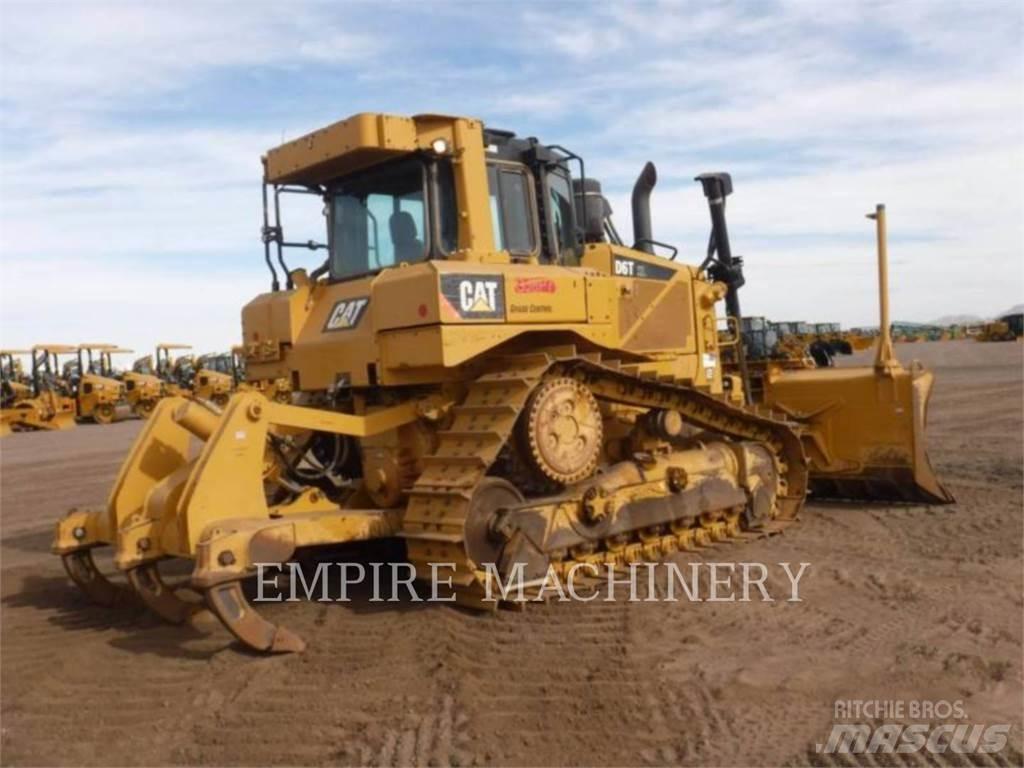 CAT D6T بلدوزرات مجنزرة