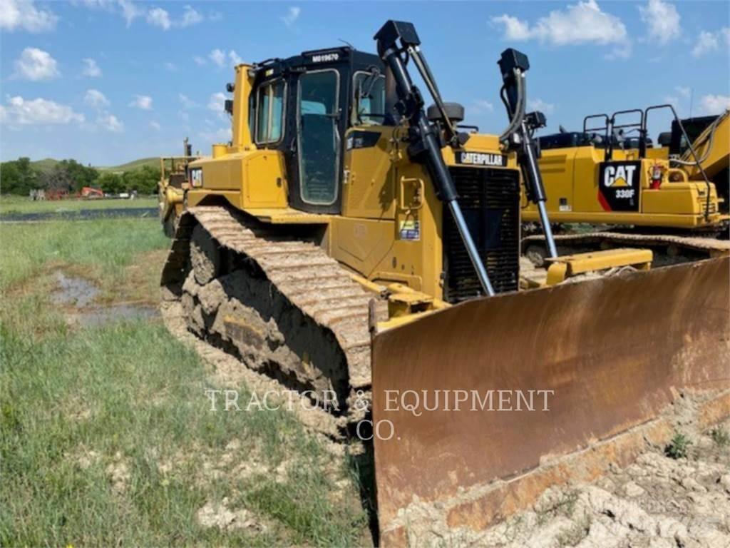 CAT D6T بلدوزرات مجنزرة