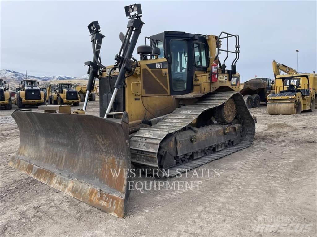 CAT D6T بلدوزرات مجنزرة