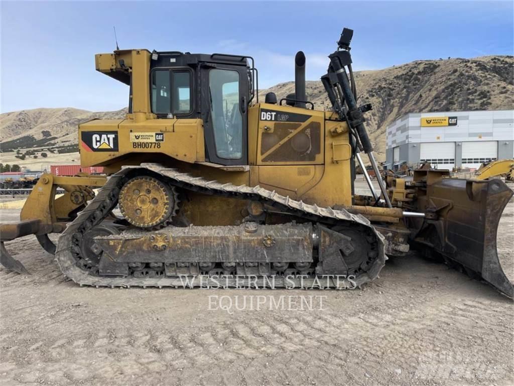 CAT D6T بلدوزرات مجنزرة