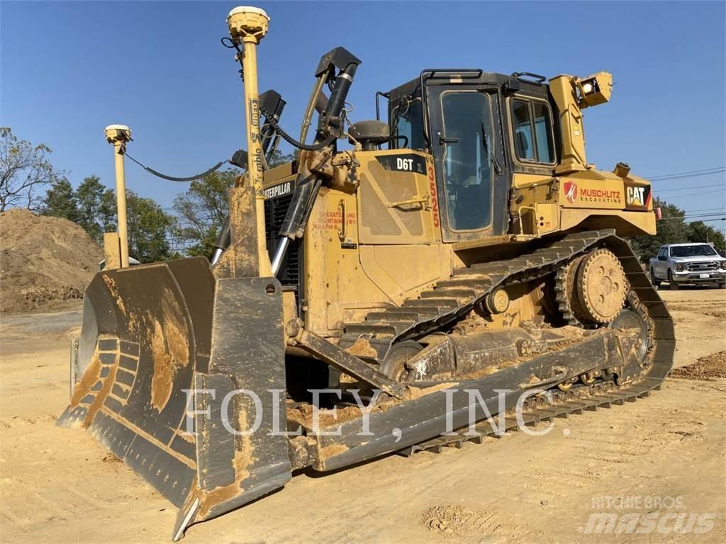 CAT D6T بلدوزرات مجنزرة