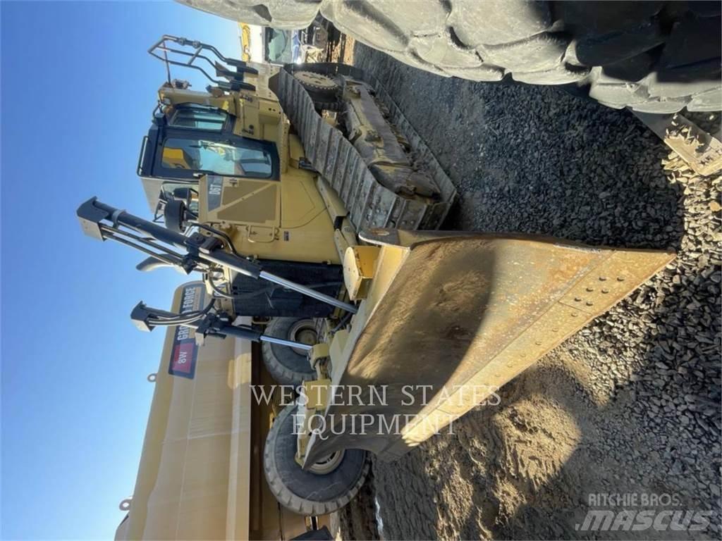 CAT D6T بلدوزرات مجنزرة