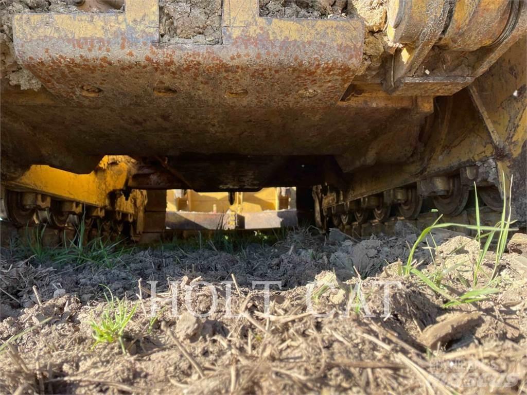 CAT D6T بلدوزرات مجنزرة