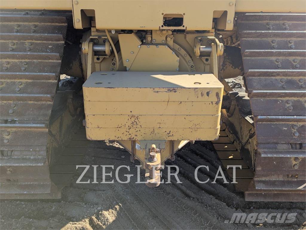CAT D6T بلدوزرات مجنزرة