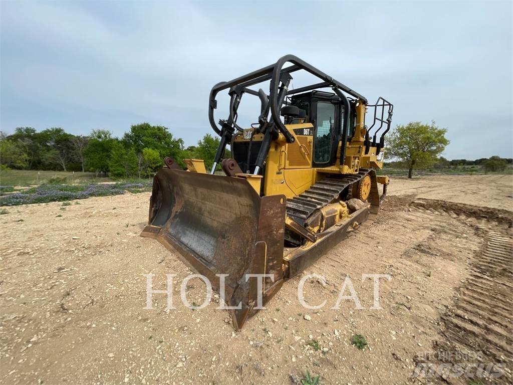 CAT D6T بلدوزرات مجنزرة