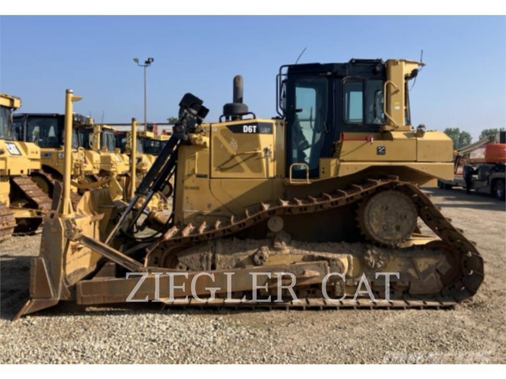 CAT D6T بلدوزرات مجنزرة