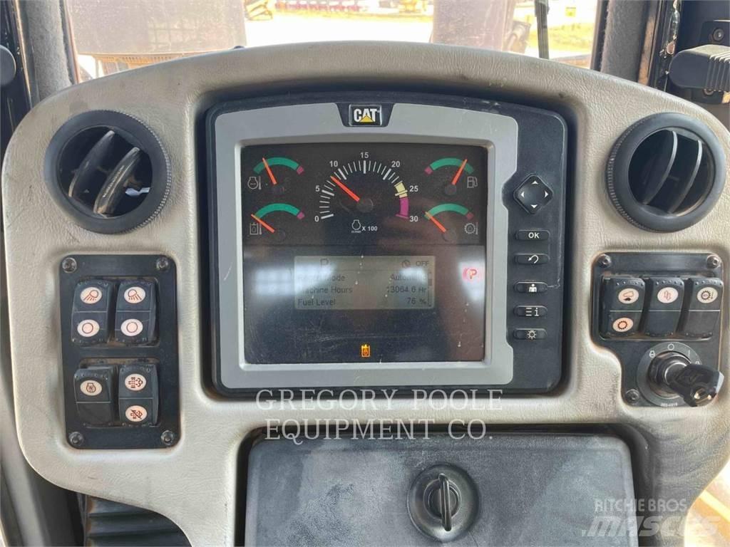 CAT D6T بلدوزرات مجنزرة