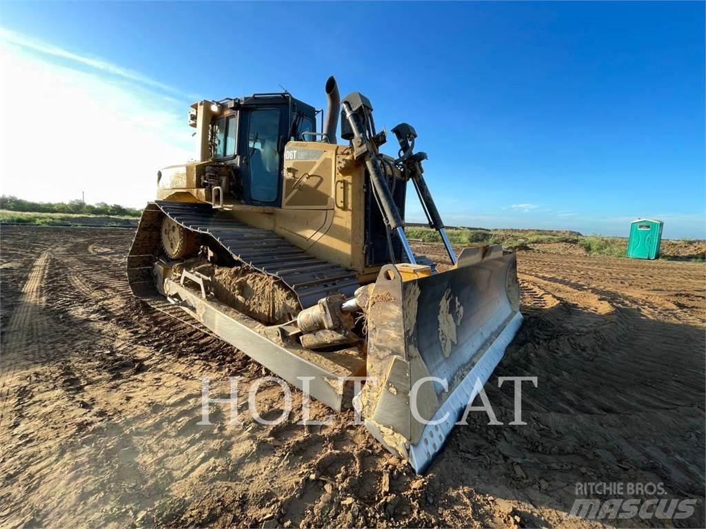 CAT D6T بلدوزرات مجنزرة