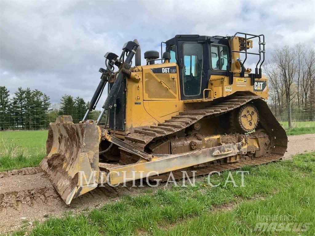CAT D6T بلدوزرات مجنزرة