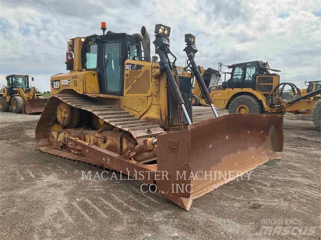 CAT D6T بلدوزرات مجنزرة