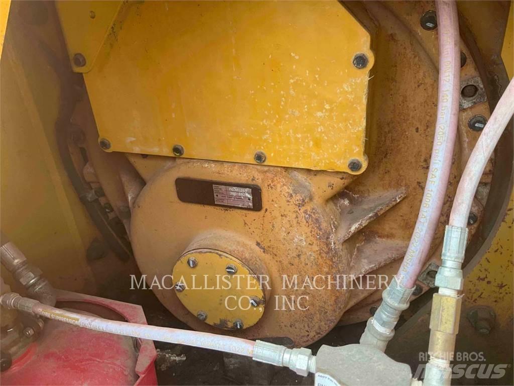 CAT D6T بلدوزرات مجنزرة