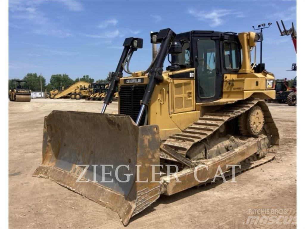 CAT D6T بلدوزرات مجنزرة